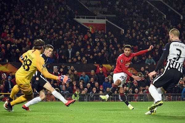 Greenwood đi v&agrave;o lịch sử MU ở trận thắng Partizan 3-0