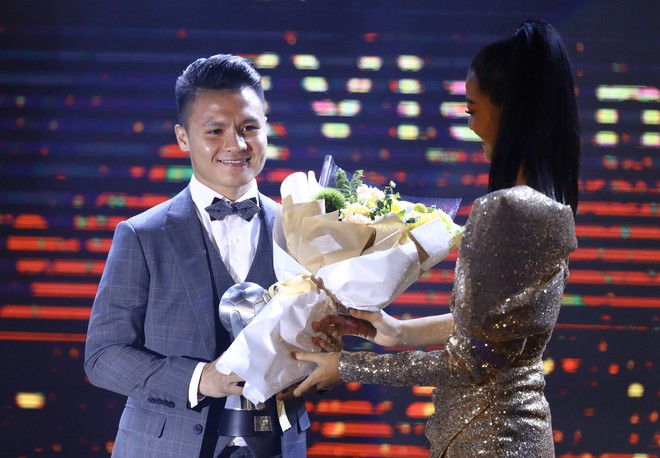 Thầy Park, Quang Hải c&ugrave;ng được vinh danh ở AFF Awards 2019