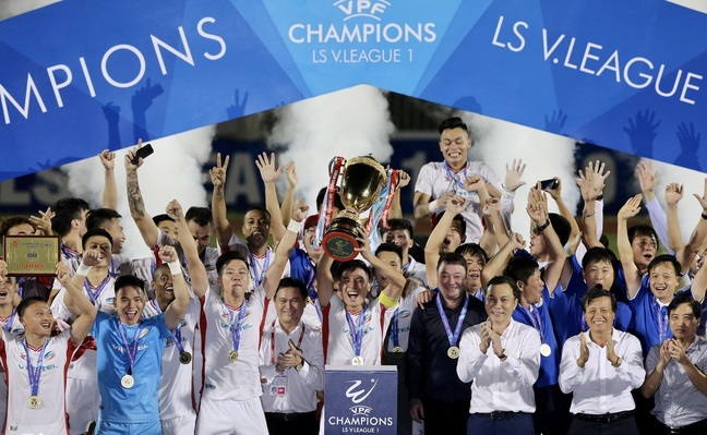 Ch&ugrave;m ảnh Viettel v&ocirc; địch V-League 2020 tr&ecirc;n s&acirc;n Thống Nhất