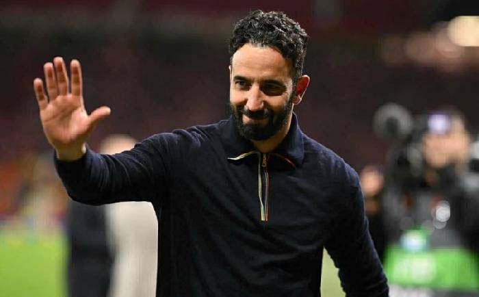 HLV Ruben Amorim thừa nhận may mắn chưa bị sa thải