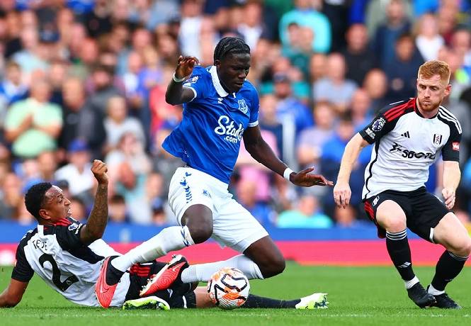 Si&ecirc;u m&aacute;y t&iacute;nh dự đo&aacute;n Everton vs Fulham, 22h00 ng&agrave;y 8/11