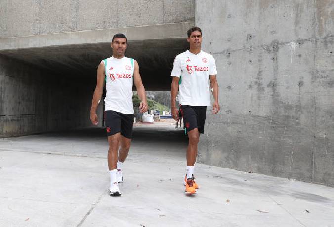 MU &ldquo;xả lỗ&rdquo; 3 bom tấn.