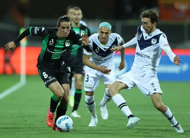 Soi k&egrave;o g&oacute;c Melbourne Victory vs Western United, 15h35 ng&agrave;y 10/1: Đ&ocirc;i c&ocirc;ng hấp dẫn