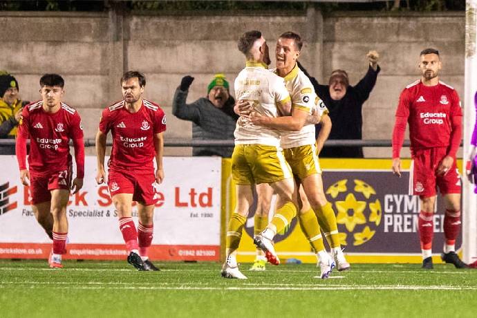 Nhận định, soi k&egrave;o Caernarfon vs Connah's Quay, 2h45 ng&agrave;y 10/1: Tin v&agrave;o kh&aacute;ch
