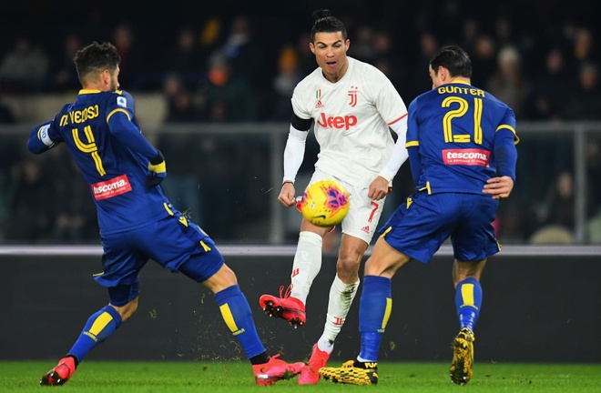 Kết quả b&oacute;ng đ&aacute; h&ocirc;m nay 9/2: Juventus thua ngược trong ng&agrave;y Ronaldo lập kỷ lục