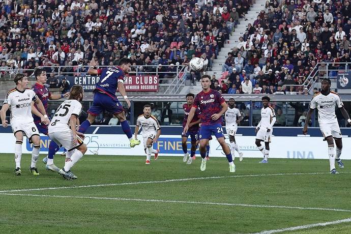 Soi k&egrave;o phạt g&oacute;c Lecce vs Bologna, 0h00 ng&agrave;y 10/2