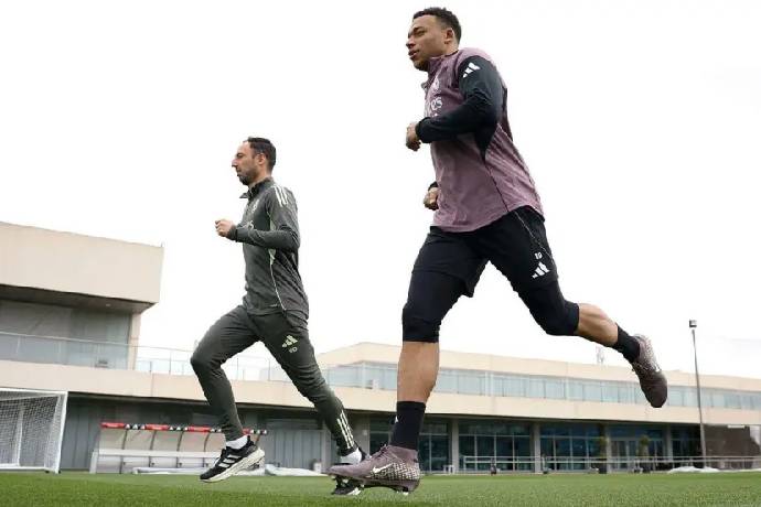 Mbappe kh&ocirc;ng kịp trở lại ở đại chiến Man City