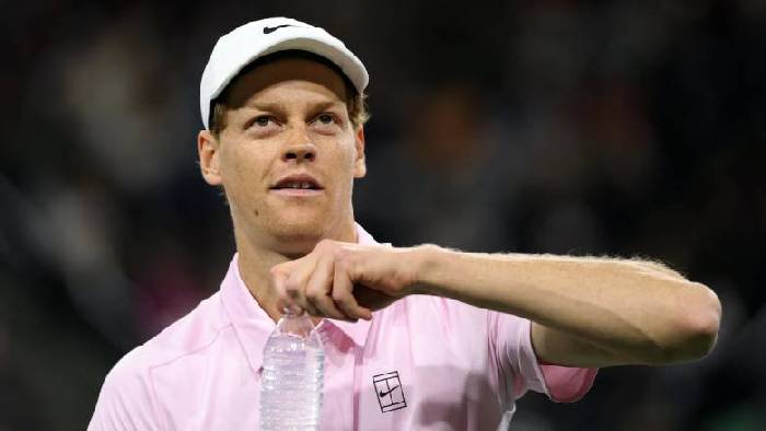 Sinner thắng dễ Shapovalov, lần thứ năm g&oacute;p mặt ở v&ograve;ng 4 Indian Wells Masters