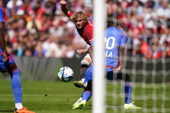 Soi k&egrave;o phạt g&oacute;c Lyon vs MU, 2h00 ng&agrave;y 11/4