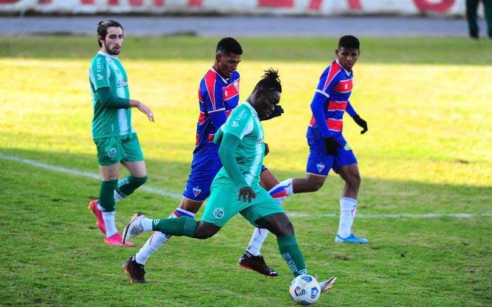 K&egrave;o xi&ecirc;n thơm nhất h&ocirc;m nay 10/7: Coritiba vs Juventude