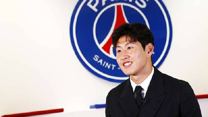 PSG ch&iacute;nh thức k&yacute; hợp đồng với 'Messi của ch&acirc;u &Aacute;'