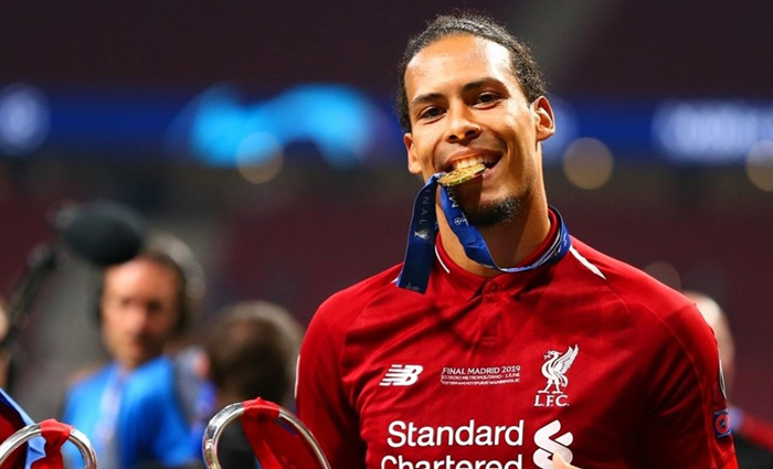 Liverpool &lsquo;&aacute;p đảo quần h&ugrave;ng&rsquo; đề cử giải c&aacute; nh&acirc;n m&ugrave;a 2018/19 của UEFA
