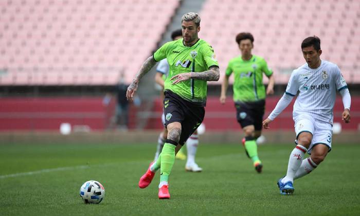 Ph&acirc;n t&iacute;ch k&egrave;o hiệp 1 Daegu vs Jeonbuk Motors, 12h ng&agrave;y 10/9