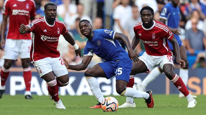 Chuy&ecirc;n gia vạch trần l&yacute; do Caicedo khởi đầu tệ hại ở Chelsea