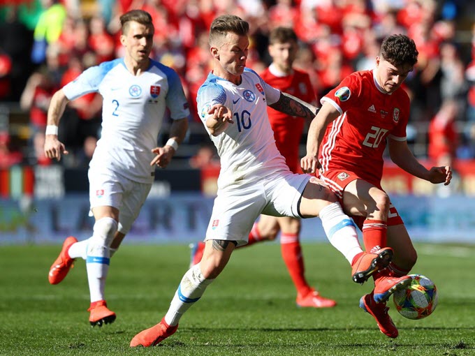 Ph&acirc;n t&iacute;ch tỷ lệ Slovakia vs Xứ Wales, 1h45 ng&agrave;y 11/10