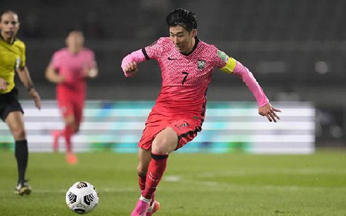 Soi k&egrave;o phạt g&oacute;c H&agrave;n Quốc vs UAE, 18h ng&agrave;y 11/11