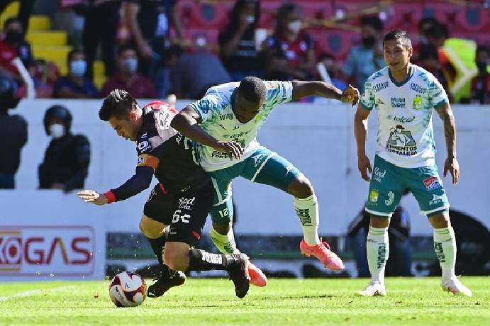 Ph&acirc;n t&iacute;ch k&egrave;o hiệp 1 Le&oacute;n vs Atlas, 10h ng&agrave;y 10/12