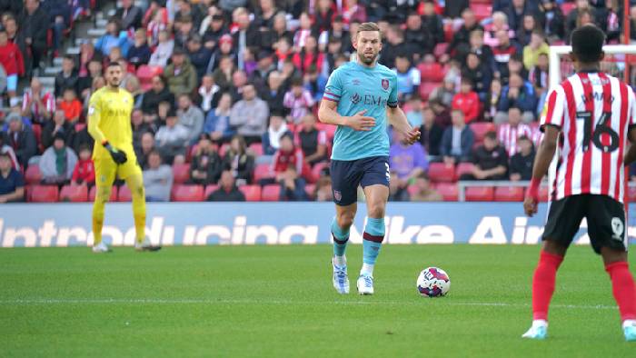 Soi k&egrave;o phạt g&oacute;c QPR vs Burnley, 20h ng&agrave;y 11/12