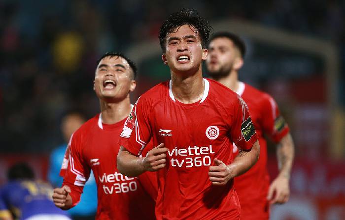 V&igrave; sao Trần Danh Trung được tung v&agrave;o s&acirc;n rồi lại bị thay ra?