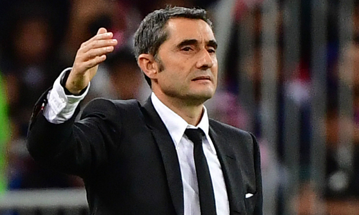 Barcelona c&acirc;n nhắc sa thải Ernesto Valverde