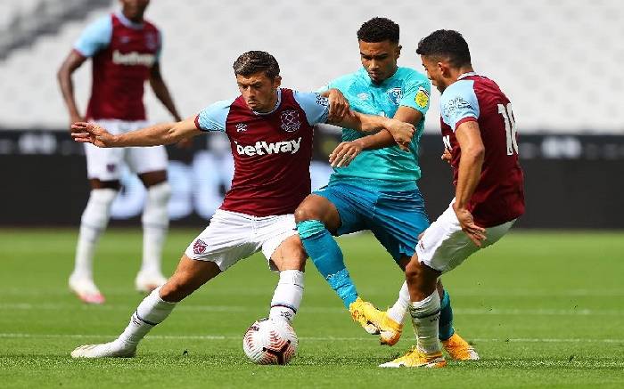 Stockport vs West Ham (3h 12/1): Kh&oacute; thắng c&aacute;ch biệt