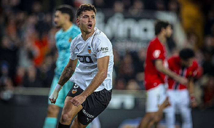K&egrave;o v&agrave;ng b&oacute;ng đ&aacute; Valencia vs Elche, 03h00 ng&agrave;y 11/1: Tho&aacute;t hiểm