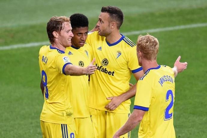 Ph&acirc;n t&iacute;ch k&egrave;o hiệp 1 Cadiz vs Girona, 03h ng&agrave;y 11/2