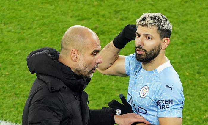 Guardiola n&oacute;i lời cay đắng với Sergio Aguero