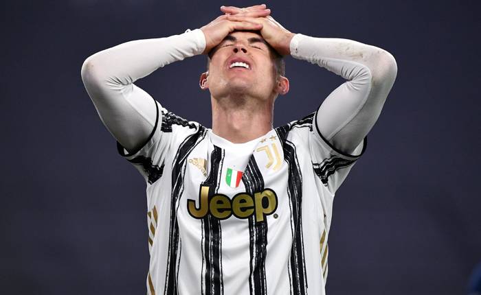 Ronaldo bị loại khỏi Champions League, chờ Messi &lsquo;trả lời&rsquo;