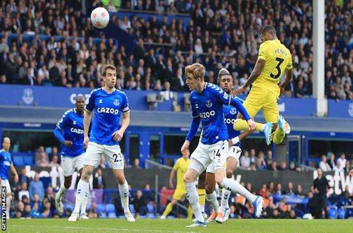 Soi k&egrave;o phạt g&oacute;c Everton vs Brentford, 22h ng&agrave;y 11/3