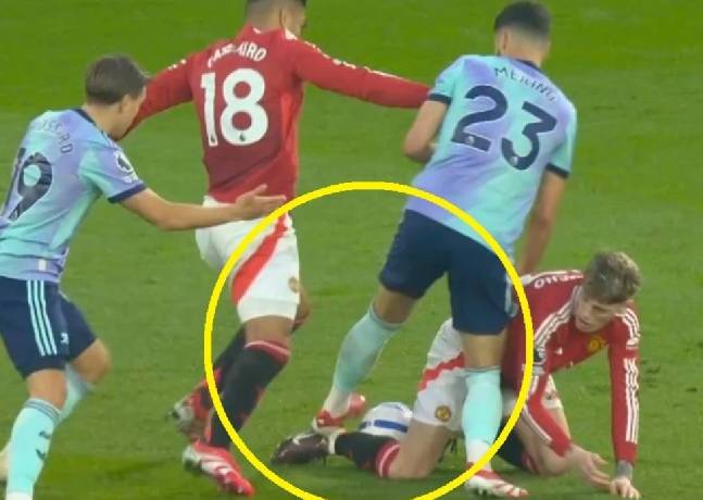 H&agrave;ng loạt t&igrave;nh huống tranh c&atilde;i ở trận đấu giữa MU v&agrave; Arsenal