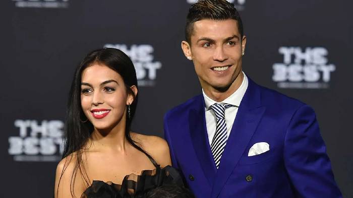 Sau CR7, tới lượt bạn g&aacute;i của Ronaldo bị người d&acirc;n Ả Rập chỉ tr&iacute;ch