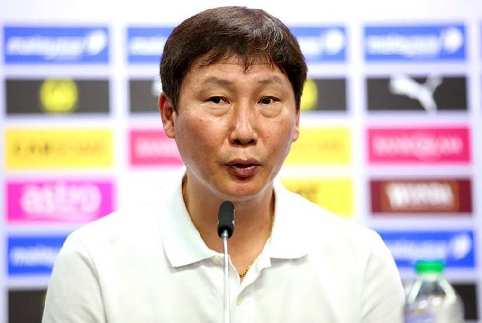 HLV Kim Sang Sik xin lỗi người h&acirc;m mộ Việt Nam sau trận thua Malaysia