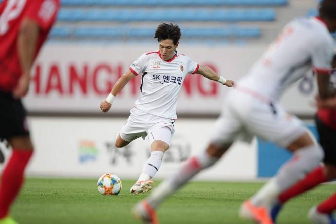 Soi k&egrave;o phạt g&oacute;c Jeju United FC vs Gwangju FC, 17h30 ng&agrave;y 11/7