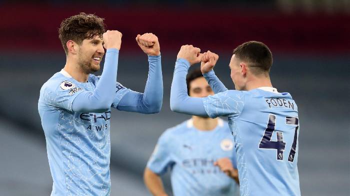 Man City sứt mẻ lực lượng trước trận gặp MU, Pep Guardiola t&igrave;m c&aacute;ch v&aacute; v&iacute;u