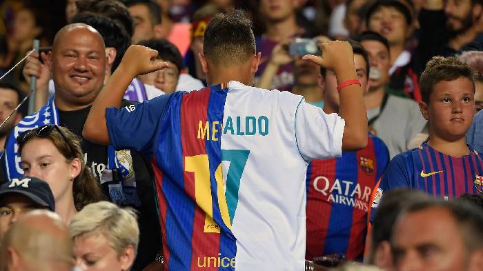 CĐV ch&ecirc; chữ k&yacute; trong mơ của Barca: &ldquo;Cậu ta kh&ocirc;ng đủ tr&igrave;nh!&rdquo;