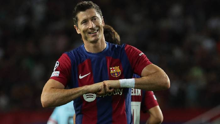 Lewandowski c&aacute;n mốc khủng, đứng chung m&acirc;m Ronaldo - Messi