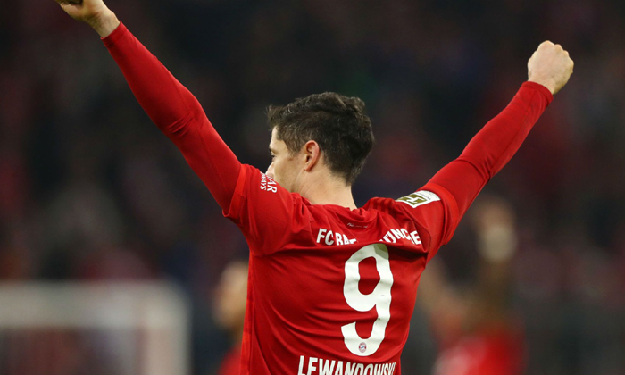 Robert Lewandowski ph&aacute; kỷ lục tồn tại hơn nửa thế kỷ ở Bundesliga