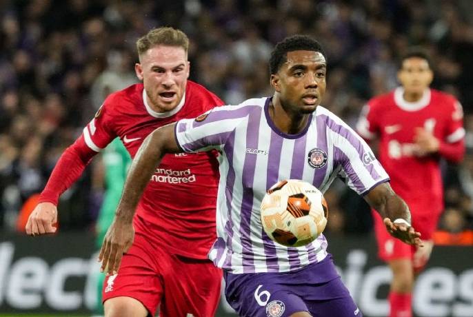 VAR g&acirc;y tranh c&atilde;i khiến Liverpool thua đội hạng 14 tại Ligue 1