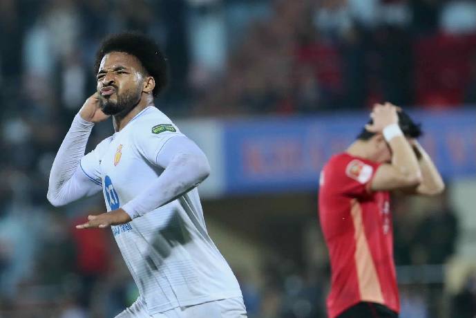 HLV Nam Định chấp nhận x&acirc;y dựng lối chơi mạo hiểm, lấy c&ocirc;ng b&ugrave; thủ