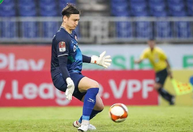 Văn L&acirc;m mắc sai lầm khiến B&igrave;nh Định trả gi&aacute;