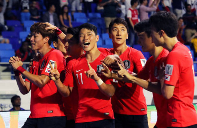 Dự đo&aacute;n Kyrgyzstan vs H&agrave;n Quốc (23h 11/1) bởi chuy&ecirc;n gia, người nổi tiếng