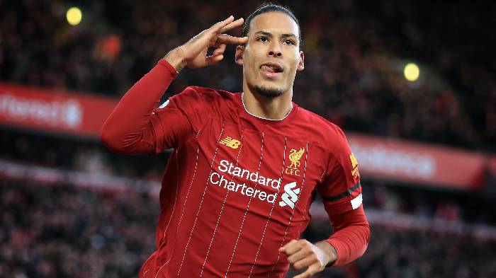 Bản tin s&aacute;ng ng&agrave;y 11/1: Van Dijk b&igrave;nh phục thần tốc