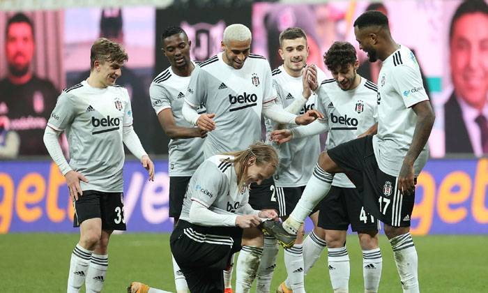 Besiktas vs Rizespor, 0h45 ng&agrave;y 14/1: Kết cục dễ đo&aacute;n