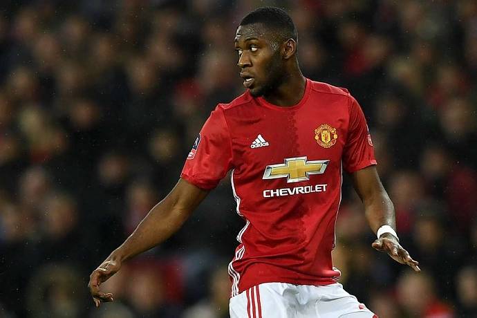 Tin chuyển nhượng tối 11/1:  Lộ diện cầu thủ đầu ti&ecirc;n chia tay M.U