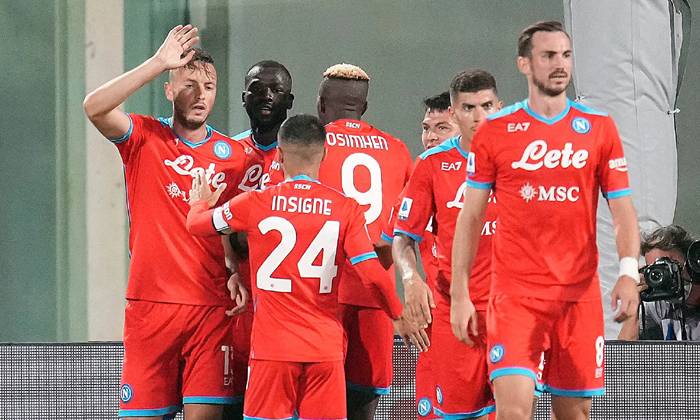 Soi k&egrave;o phạt g&oacute;c Napoli vs Fiorentina, 0h ng&agrave;y 14/1