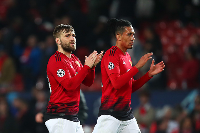 Man United lập kỷ lục buồn trong ng&agrave;y thua trắng Barca