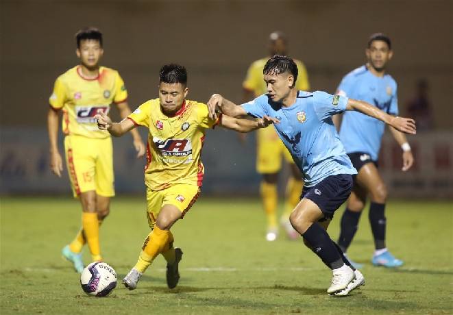 Soi k&egrave;o phạt g&oacute;c Thanh H&oacute;a vs Hồng Lĩnh H&agrave; Tĩnh, 18h00 ng&agrave;y 12/4