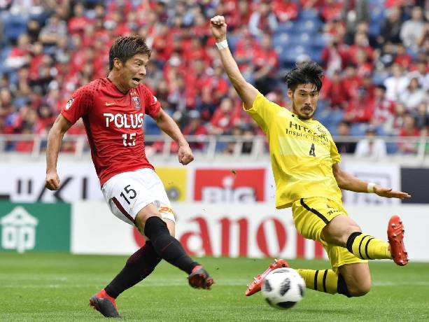 Soi k&egrave;o phạt g&oacute;c Kashiwa Reysol với Urawa Red Diamonds, 17h00 ng&agrave;y 12/4