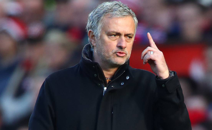 Mourinho &lsquo;thả th&iacute;nh&rsquo; Juventus v&agrave; c&aacute;i kết phũ ph&agrave;ng